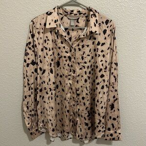 Women’s button down blouse